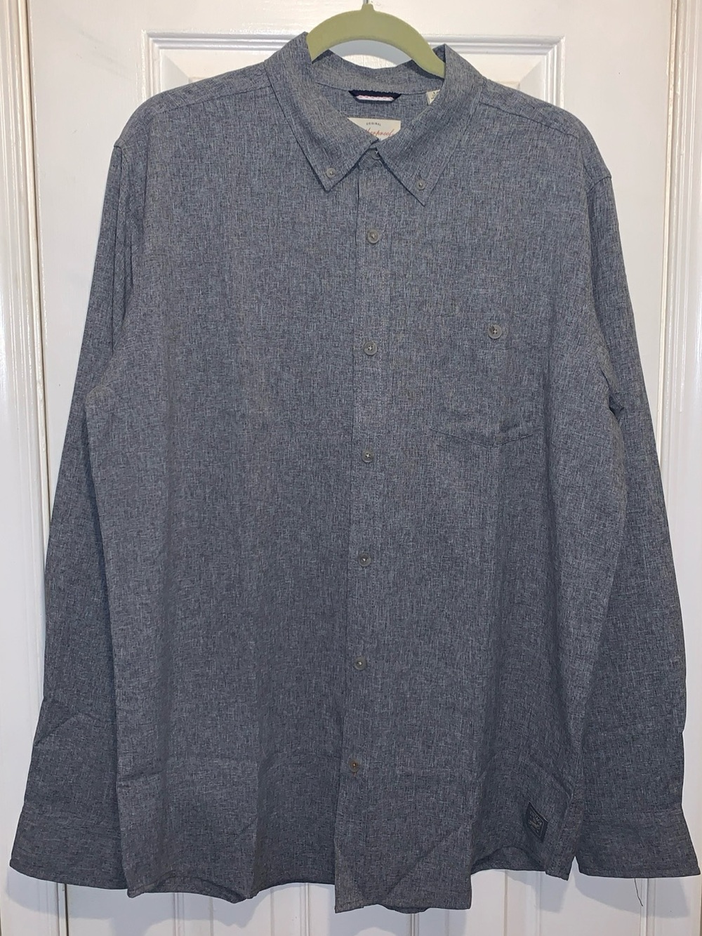 Men's Button-Down Shirt Gray Size Large NEW Original Weatherproof Performance